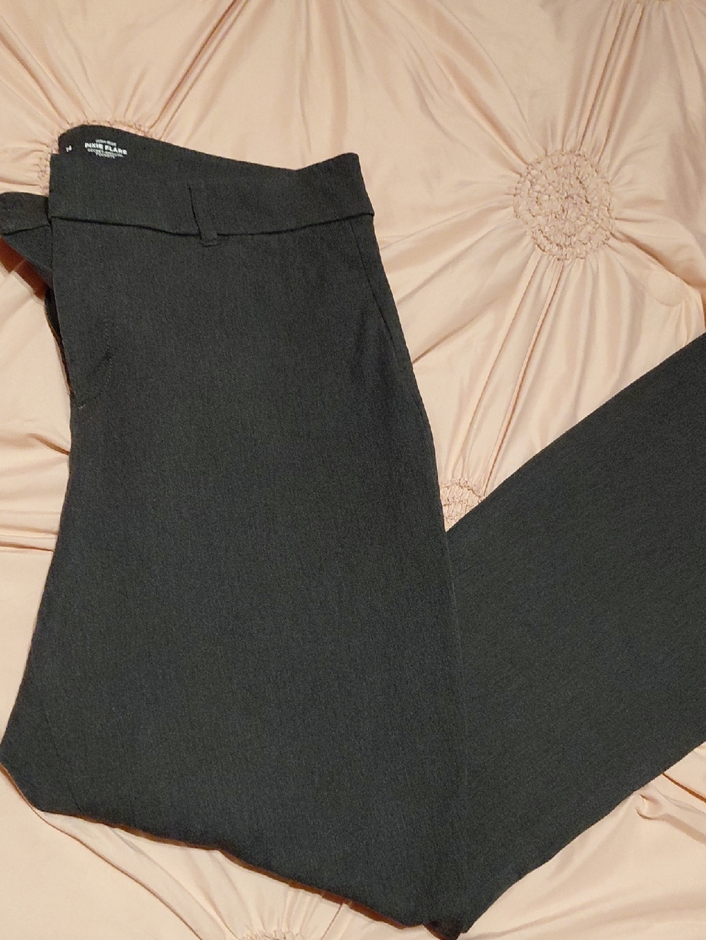 NWOT. Old Navy Charcoal Gray Pixie Flare Cut Pants - Classic Workwear